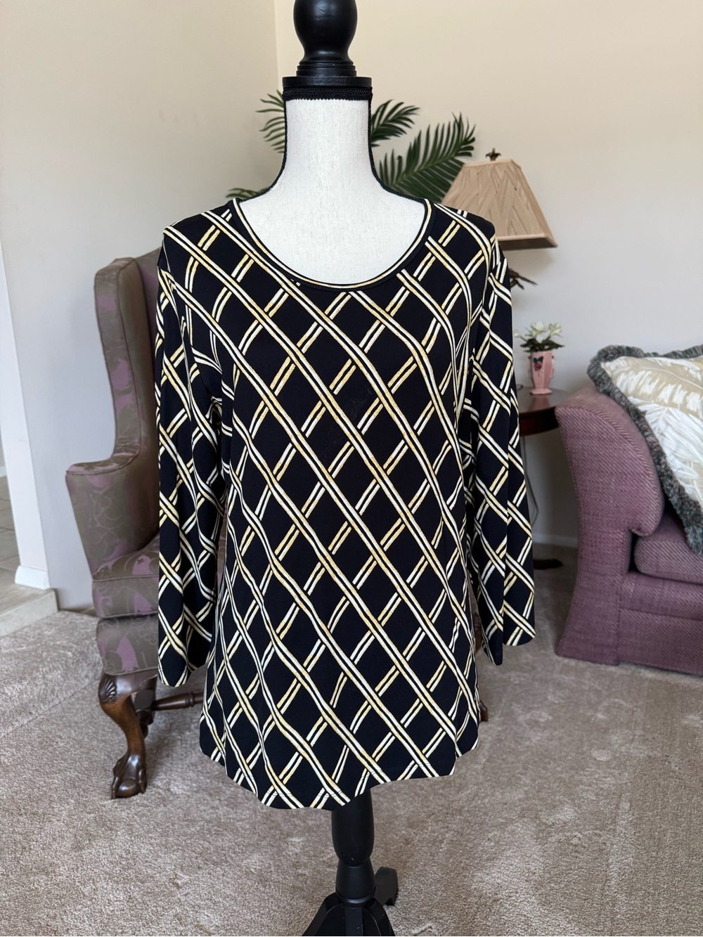 J. McLaughlin Black Long Sleeve Top with Cream Lattice